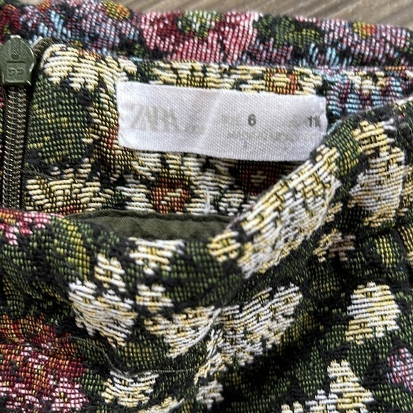 Zara size 6 skirt in floral print - Picture 5 of 5